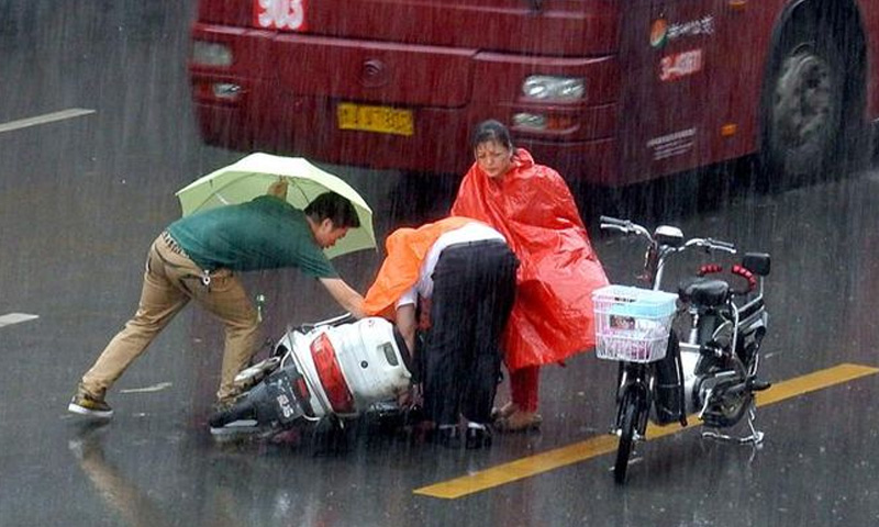 電動車騎行不開燈易釀事故：法律無規(guī)定，交警定責時考慮“黑燈”因素合理嗎？
